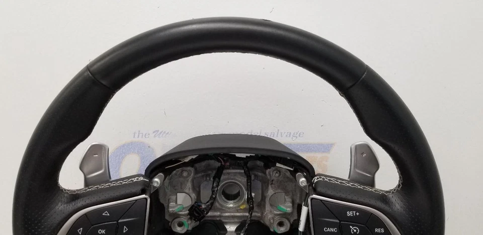 CARGADOR DODGE SRT HELLCAT 16 VOLANTE TÉRMICO CUERO NEGRO Foto 4 de 4