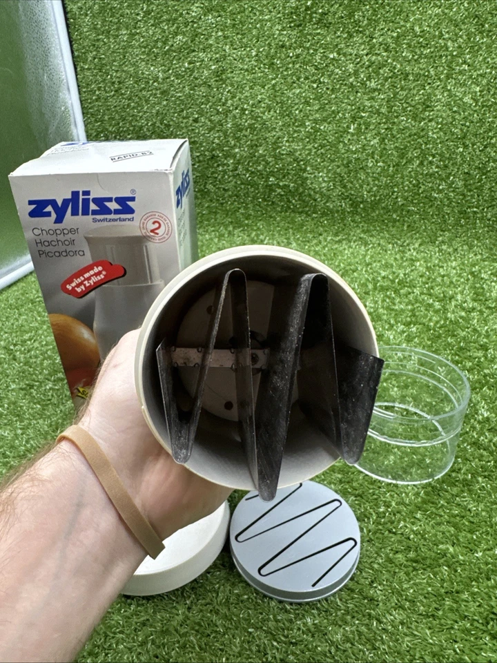 Picadora manual de comida Zyliss Suiza. s3 Foto 4 de 4