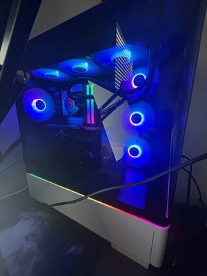 Custom/Whitebox RGB Gaming PC Tower Intel Core Ultra 5 250KF 32GB RTX 5070