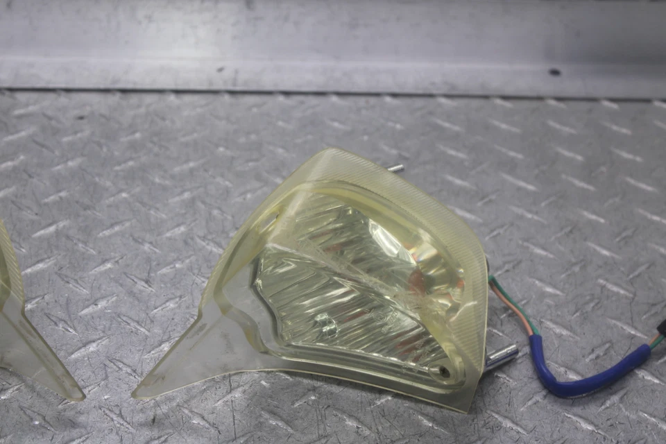 Kymco Vitality 50 2005 intermitentes traseros funcionamiento video Foto 3 de 4