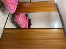 armadio capiente  con specchio e cassettiera interna color nocciola  