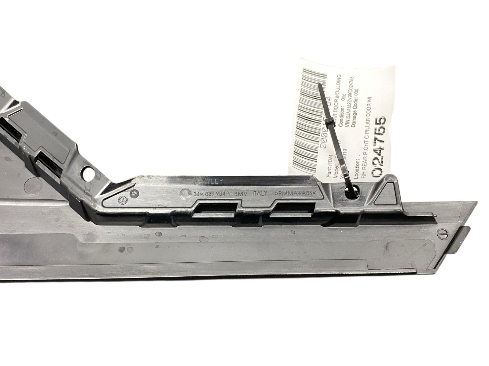 2016-2020 BENTLEY BENTAYGA REAR RIGHT C PILLAR DOOR WINDOW MOULDING BLACK *MARK*