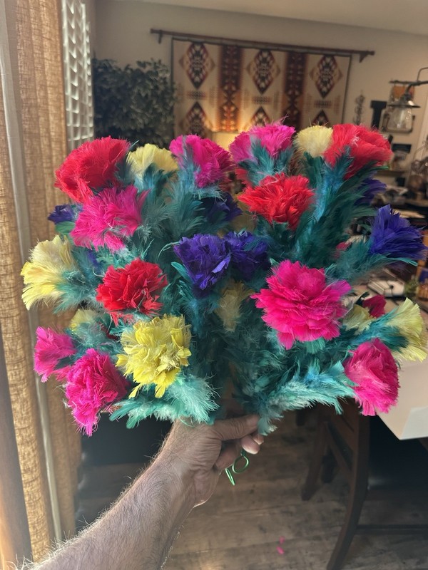 Appearing Flowers (feather) For Magic Effects (2 Bouquets)