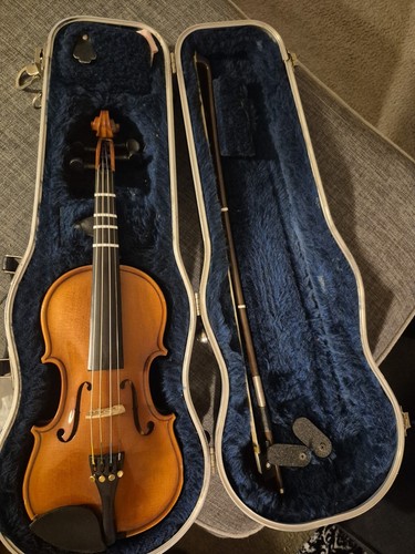 Violin SKB Case with Chin Rest - Picture 1 of 15