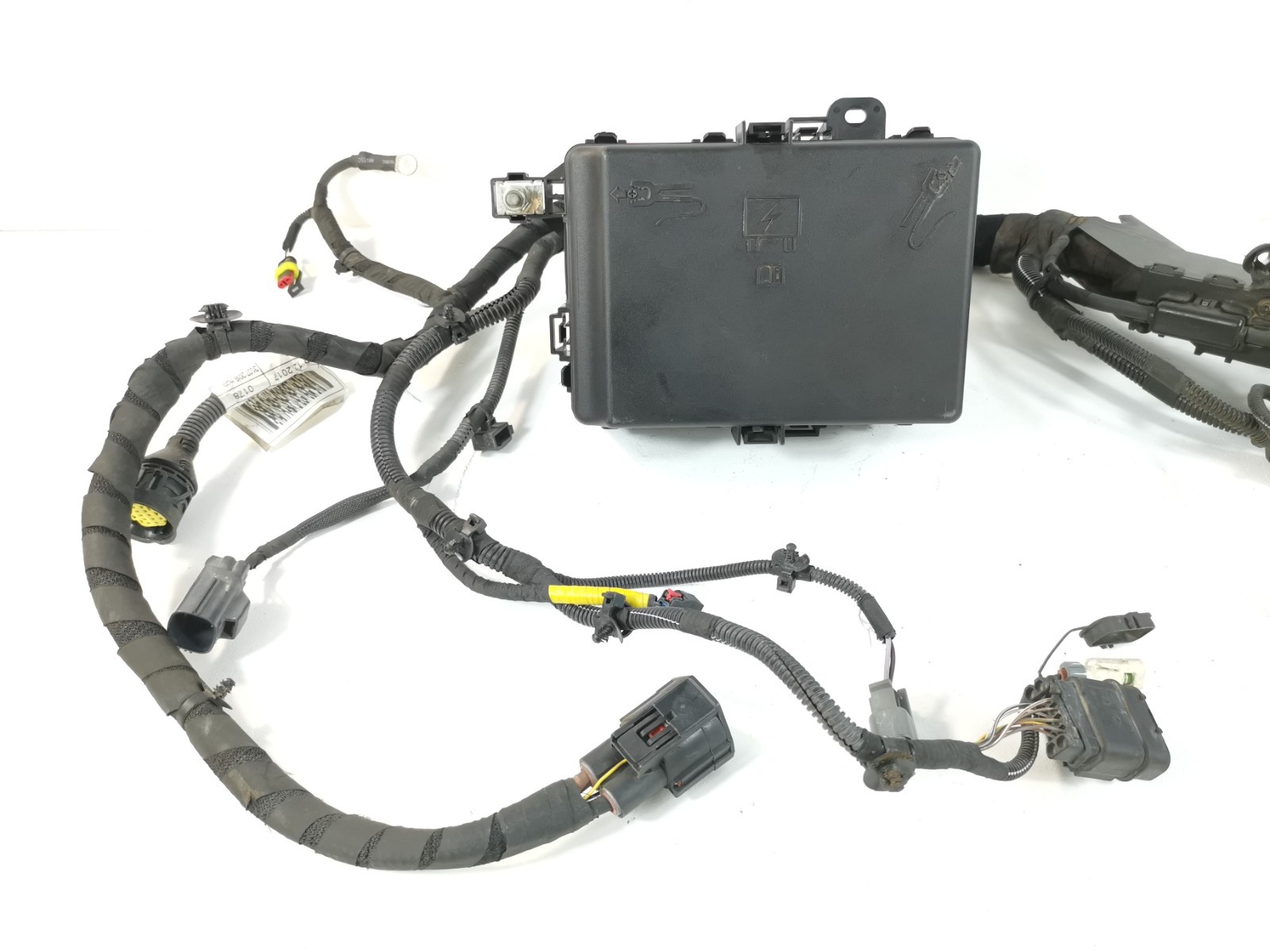 Maserati Ghibli 2019 M156E RWD 3.0 Fuse Relay Junction Box With Wires 670104603
