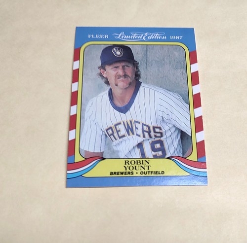 Robin Yount #44 1987 Fleer Limited Edition card
