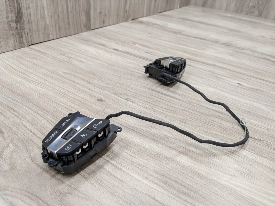 Botones de interruptor de control del volante OEM BMW F44 G20 G22* G23* G26 G29 330 430 Foto 2 de 4