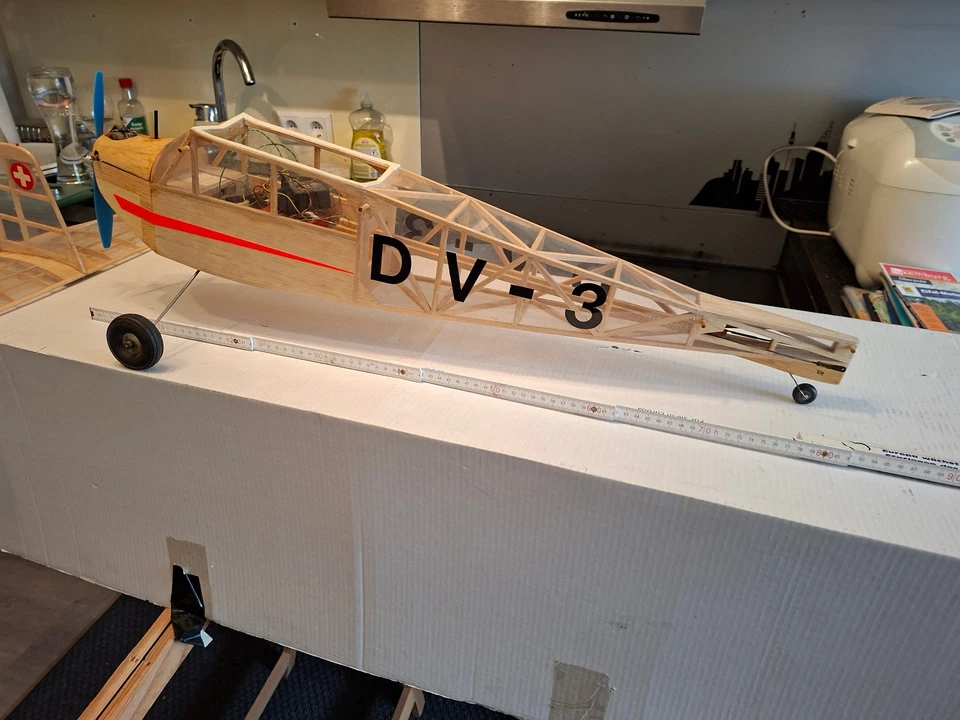 Wie Piper J3 Cub 1200mm inklusive 2T Moto + Servos und Empfänger Holzbau alt - Bild 2 von 4