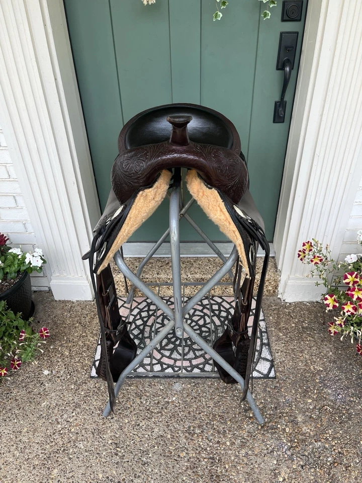 Circle Y High Horse Mineral Wells Trail Saddle- 15”- Used in Great Condition! - Image 2 of 4