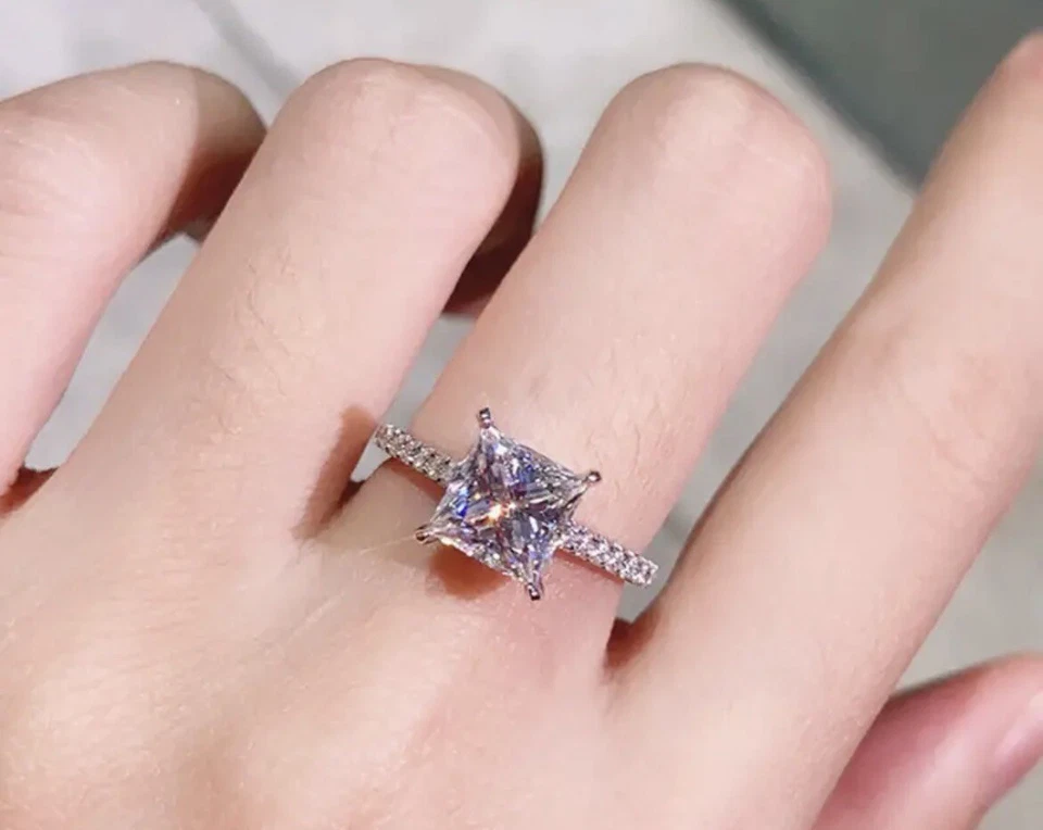 Juego de compromiso de boda de diamantes de circonita cúbica creados en laboratorio talla 6, 7, 8, 9 u 11 Foto 4 de 4