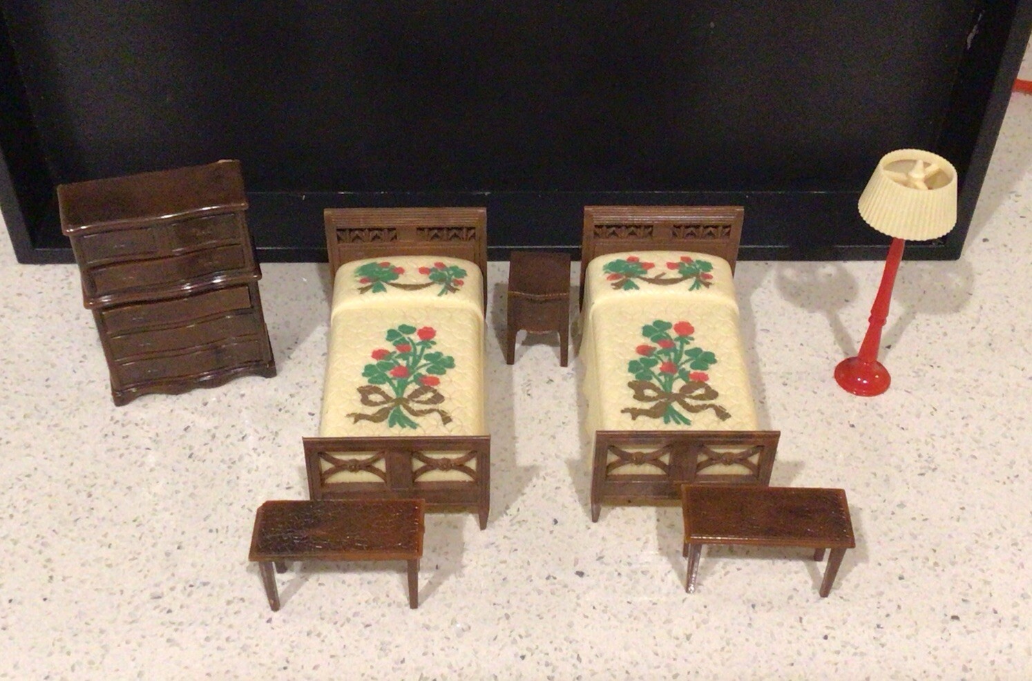 Vintage 1950&rsquo;s Dollhouse  Bedroom  Furniture Set With Dresser And Lamp