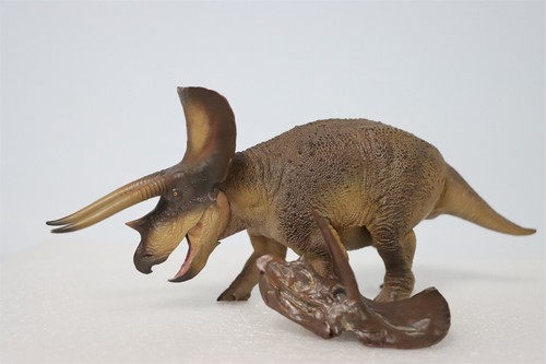 PNSO 1/35 New Version Triceratops Model Adult Children Toys Gift Dinosaur Figure - Picture 5 of 15
