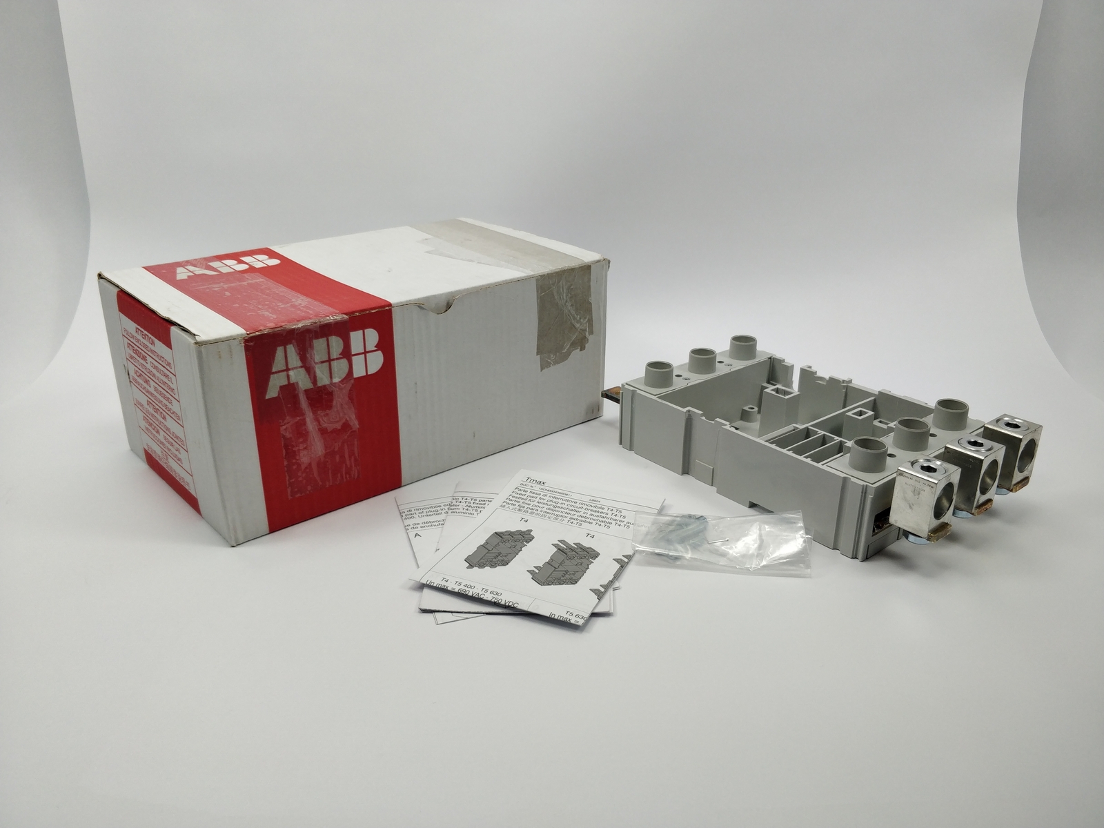 ABB 1SDA054749R1 Fixed Part Plug-In For C.Breaker