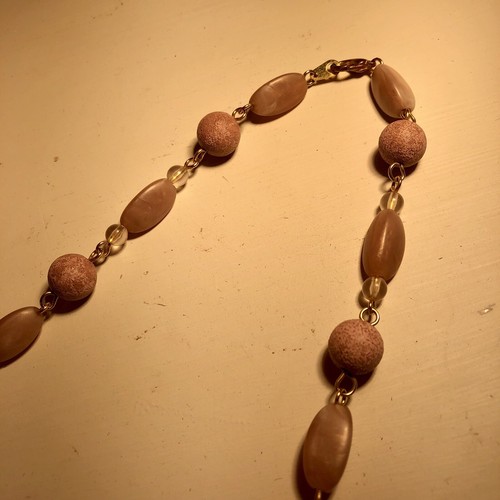 Costume jewelry necklace, Dusty Rose In Color - Picture 6 of 8
