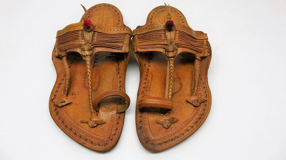 Туфли/сандалии в индийском стиле (Колхапури) MyChaps - цвет сандалового дерева с красной лентой - Изображение 3 из 4