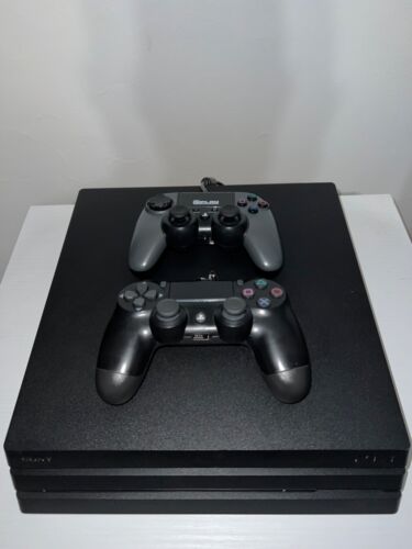 Sony PlayStation 4 Pro 1TB Console con 2 Controller - NERA - MOD.CUH7016B - Foto 1 di 16