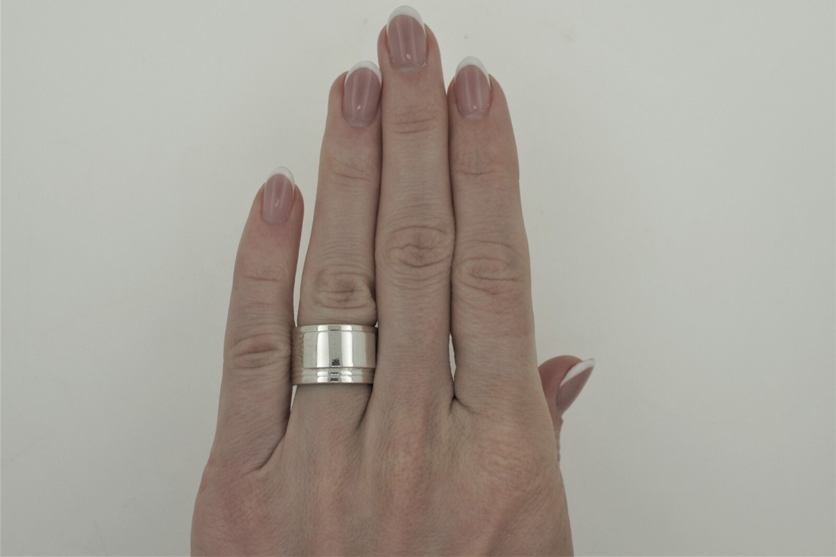 指輪・リング Gucci Trademark Band Ring 12mm Authentic Gucci Trademark Sterling Silver 12mm Wide Striped