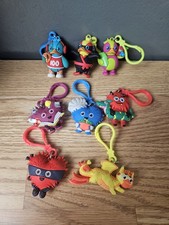 Lot of 8 American Heart Association Kids Heart Backpack Clips Keychains