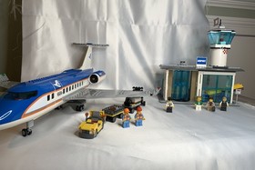 LEGO CITY: Airport Passenger Terminal (60104) 100% Complete W/ Box & Instruction