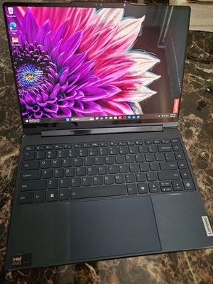 Lenovo Yoga 9i 2-in-1 14-inch 2.8K OLED