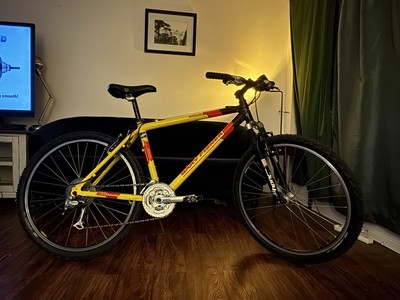 2002 Vintage Gary Fisher Marlin. Made in USA by trek. Medium Frame