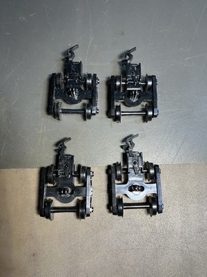 Mehano Model Power HO Trucks And Couplers 2 Pair