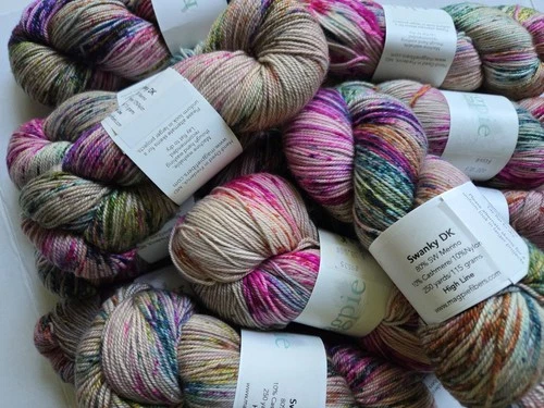 Magpie Fibers Swanky DK • SW Merino/Cashmere/Nylon • High Line • 115g/250yds image 11