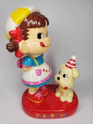 Peko-chan and Dog ceramic figurine Fujiya porcelain Peko Family Club with box