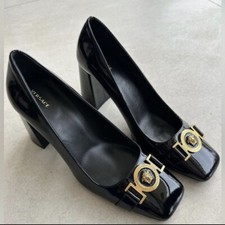 Versace Authentic Black & Gold Medusa Vernice Patent Leather Heeled Pumps 39/8.5