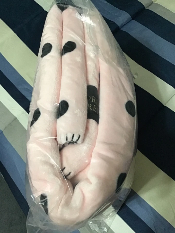 MANTA SHERPA VICTORIA'S SECRET NUEVA EN PAQUETE 50 X 60 ROSA CON LUNARES Foto 2 de 4