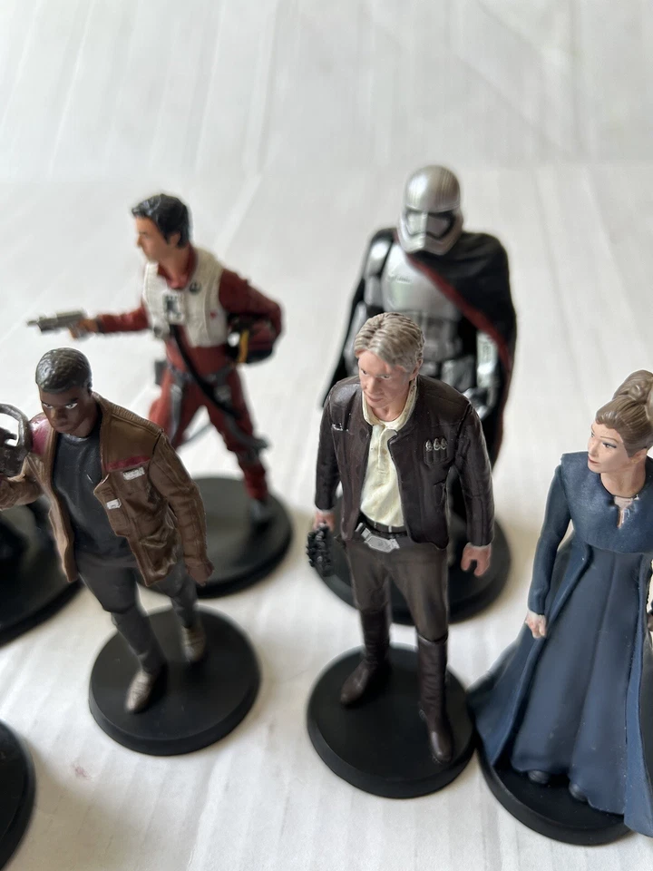 Disney Store Star Wars Juego de Estatuillas El Despertar de la Fuerza Juego de 7 piezas - LEER Foto 3 de 4