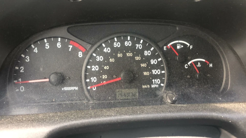 Capô CHEVY GEO TRACKER 99 00 01 02 03 04 - Imagem 2 de 4