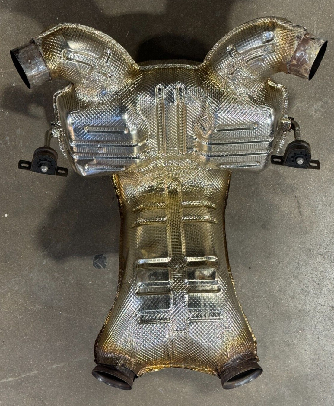 2016-2021 McLaren 570S 570GT Rear Exhaust Muffler System Center OEM 13HA004CP