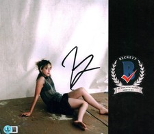 KIERNAN SHIPKA SIGNED BEAUTIFUL LEGGY BAREFOOT BLONDE 8X10 PHOTO BECKETT BAS COA