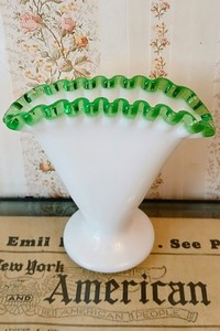 希少　fenton エメラルド　クレスト　アメリカ　ビンテージ　ミルクグラス Emerald Crest Fenton | eBay