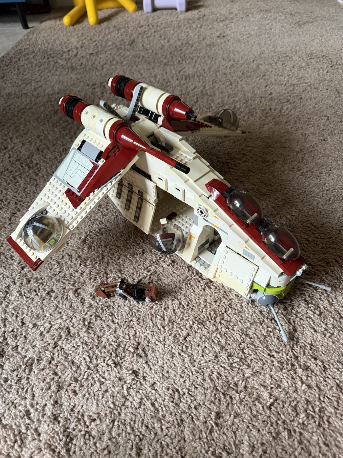 LEGO Set 75021 STAR WARS REPUBLIC GUNSHIP No Figures No Box No Manual