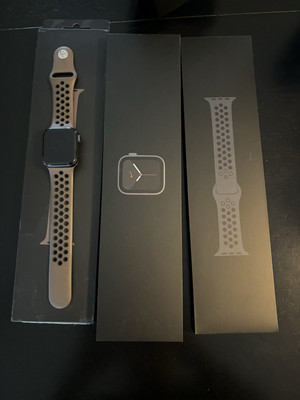 Apple Watch Nike Series 7 41mm Midnight Aluminum Case with Anthracite/Black