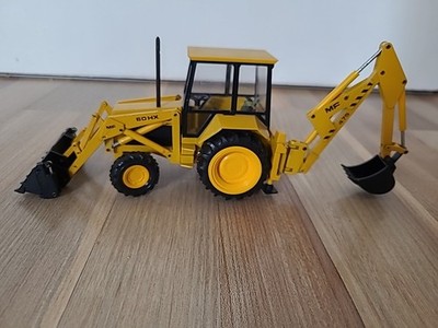 CONRAD TRAKTOR 2952 60 HX  1:35 Massey Ferguson