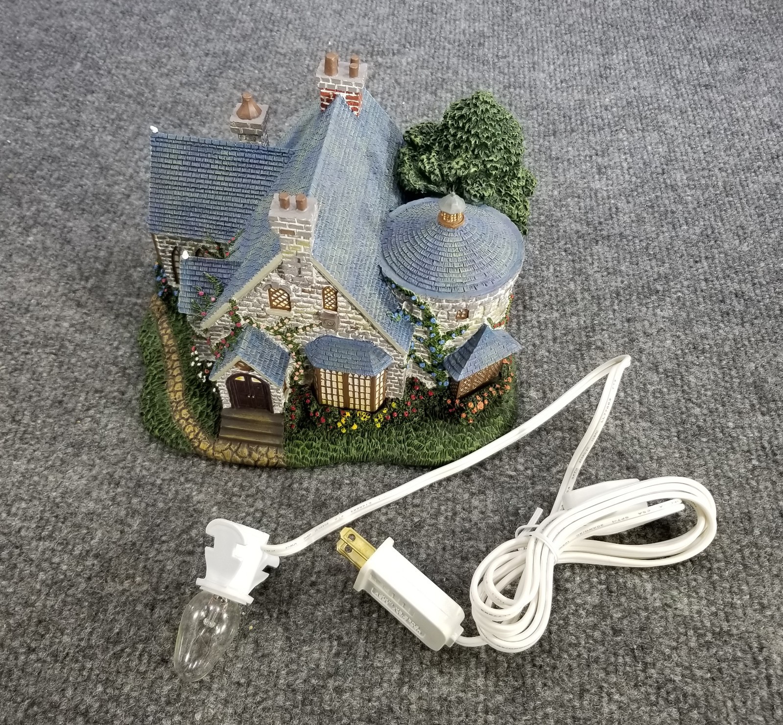 HAWTHORNE VILLAGE Thomas Kinkade LAMPLIGHT MANOR LIGHTUP BUILDING