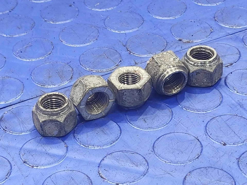 Cadillac Seville 1977-1979 tuercas de rueda de acero 5 piezas piezas originales OEM Foto 2 de 3