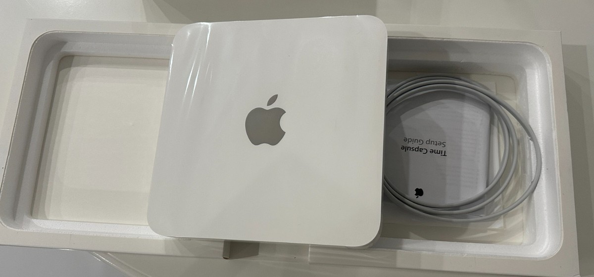 Apple Time Capsule 2TB External 7200RPM (MD032LL/A) NAS for sale
