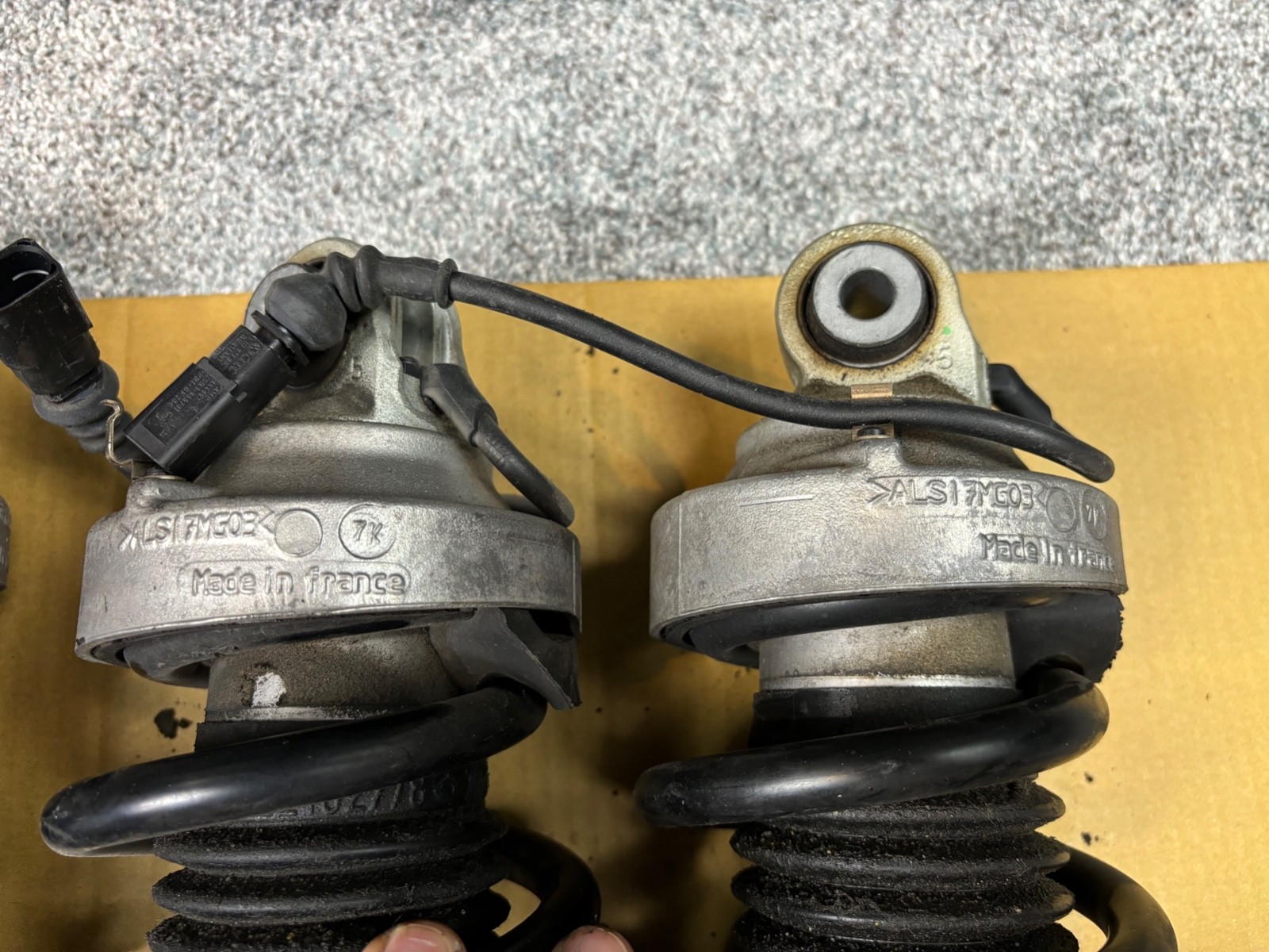 2006-2016 Audi R8 Delphi Mag Ride Suspension Shock Strut OEM SET - For Repair