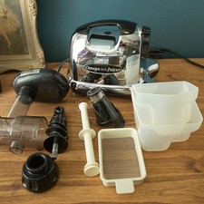 Omega 8006 Masticating Juicer Silver