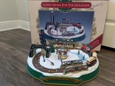 Vintage MR CHRISTMAS Train Set GOING HOME FOR THE HOLIDAYS *Tested* *Complete*