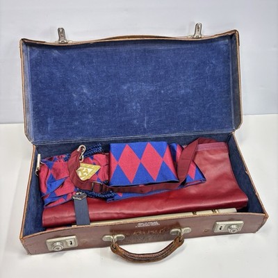 Freimaurer Regalien zwei Schürzen & Schärpe Vintage Lederetui mit Monogramm
