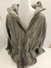 Magellan’s Travel Gear XXL Fishing Jacket Camouflage Green Hidden Hood Outdoor