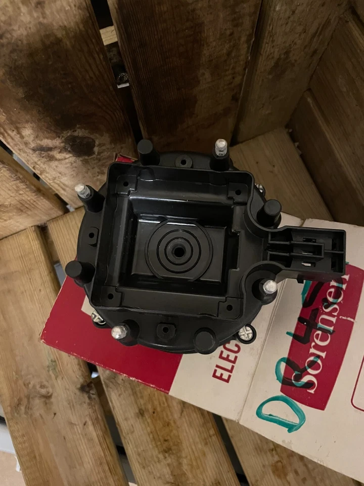 NOS Distributor Cap D337 1972480 DR451 1977-1981 Buick Pontiac Chevrolet - Image 2 of 3