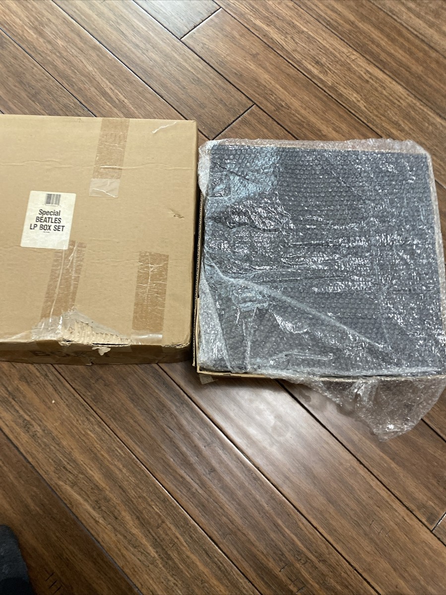 The Beatles レコードボックス 未開封と盾とプレート５枚 s-l1200.jpg