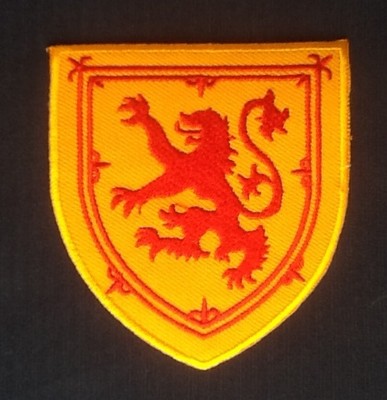 SCHOTTISCHER ZÜGELLOSER LÖWE KÖNIGLICHER STANDARD VON SCHOTTLAND FLAGGE BÜGELBILD AUFNÄHEN PATCH WAPPEN