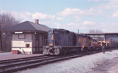 B&O GP9 6443 w eastbound freight at Brunswick, MD 1975 5 x 7